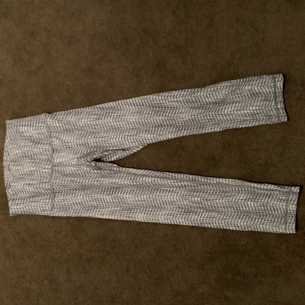 Grey heathered lululemon crop leggings